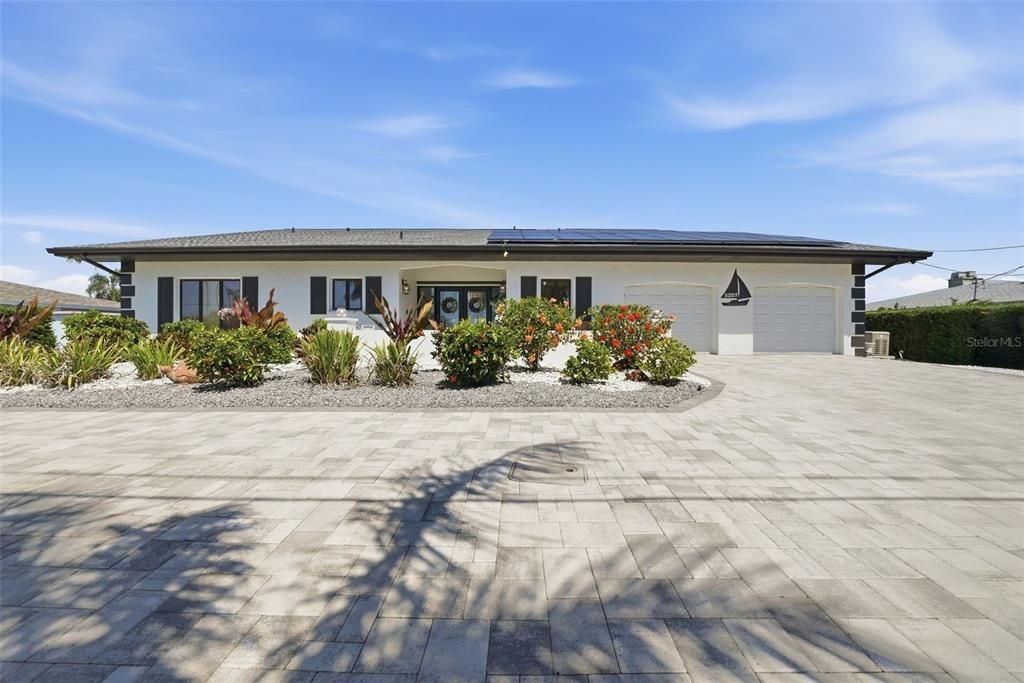 For Sale: $1,999,999 (3 beds, 3 baths, 3645 Square Feet)