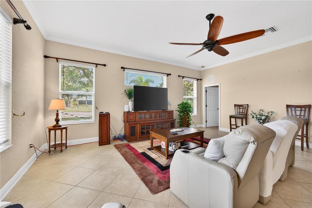 Activo con contrato: $530,000 (4 camas, 3 baños, 2976 Pies cuadrados)