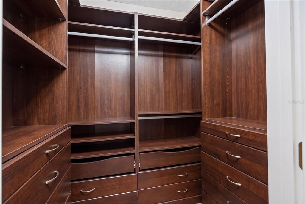 Activo con contrato: $530,000 (4 camas, 3 baños, 2976 Pies cuadrados)