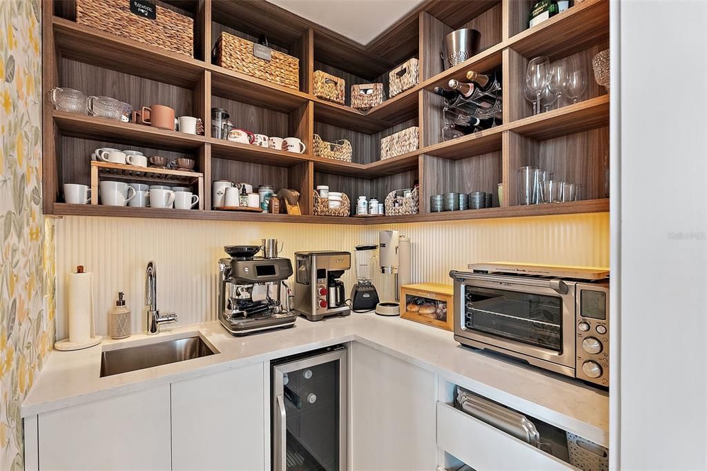 For Rent: $15,000 (4 beds, 3 baths, 3036 Square Feet)