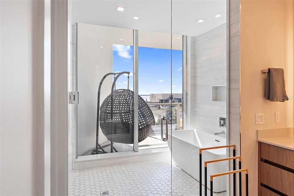 For Rent: $15,000 (4 beds, 3 baths, 3036 Square Feet)