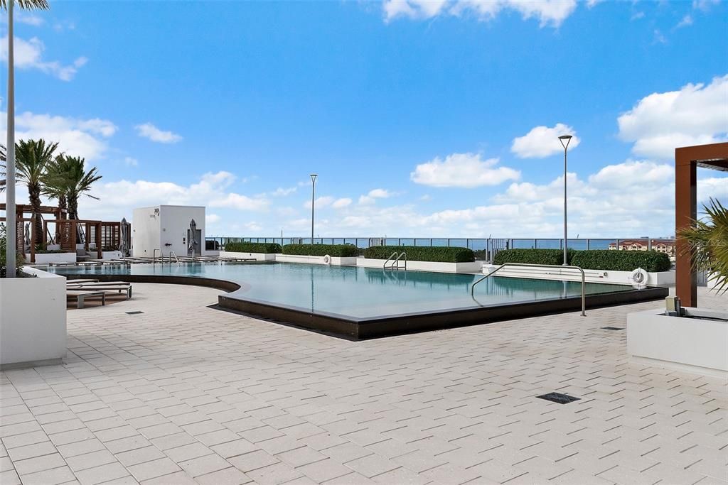 For Rent: $15,000 (4 beds, 3 baths, 3036 Square Feet)