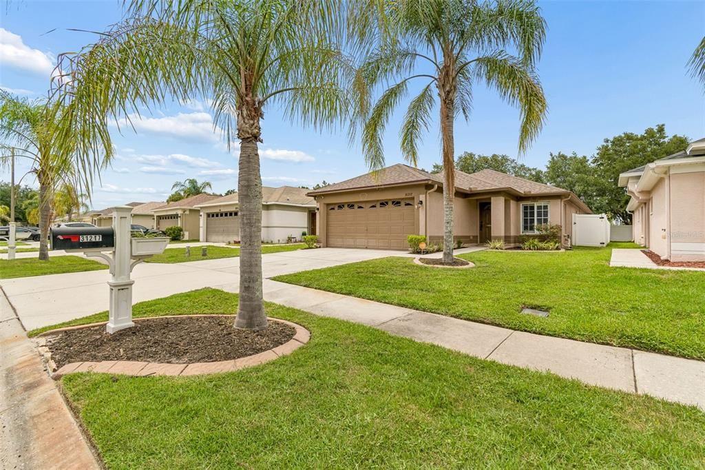 Activo con contrato: $319,900 (3 camas, 2 baños, 1726 Pies cuadrados)