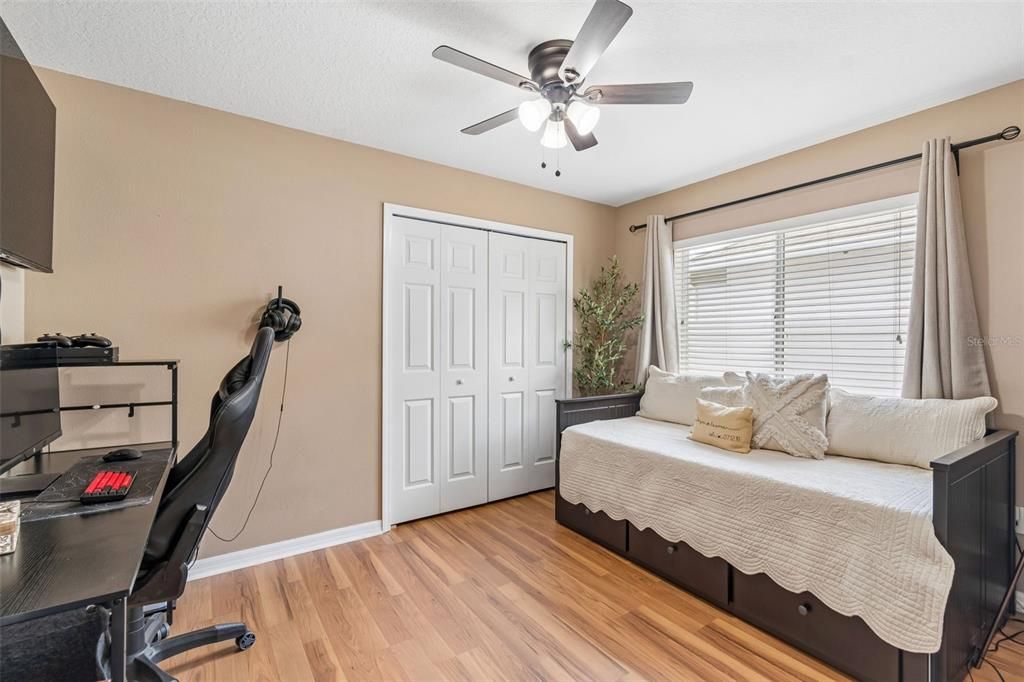 Activo con contrato: $319,900 (3 camas, 2 baños, 1726 Pies cuadrados)