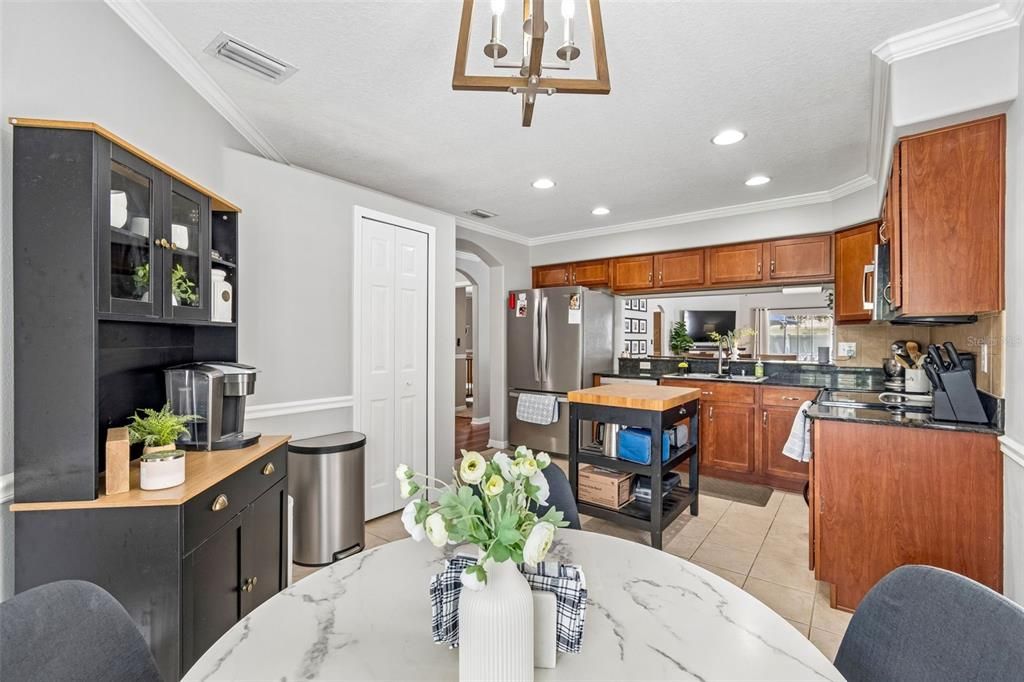Activo con contrato: $319,900 (3 camas, 2 baños, 1726 Pies cuadrados)