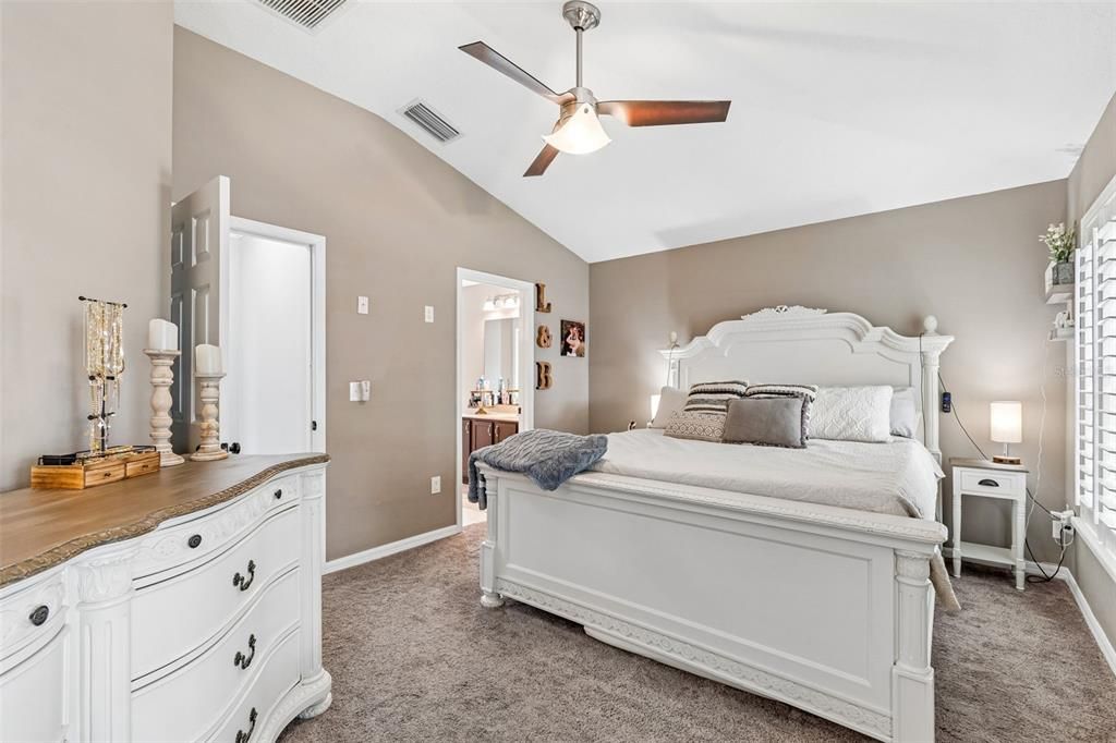 Activo con contrato: $319,900 (3 camas, 2 baños, 1726 Pies cuadrados)