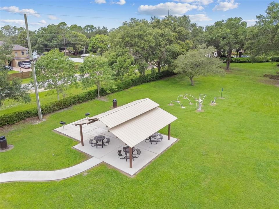 Activo con contrato: $319,900 (3 camas, 2 baños, 1726 Pies cuadrados)