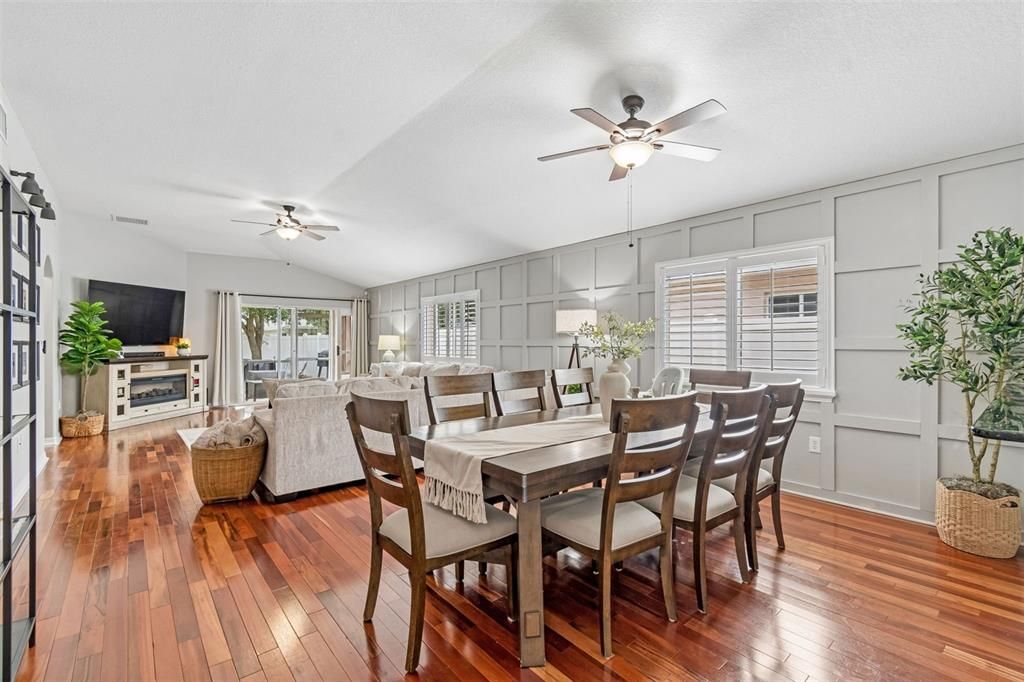 Activo con contrato: $319,900 (3 camas, 2 baños, 1726 Pies cuadrados)