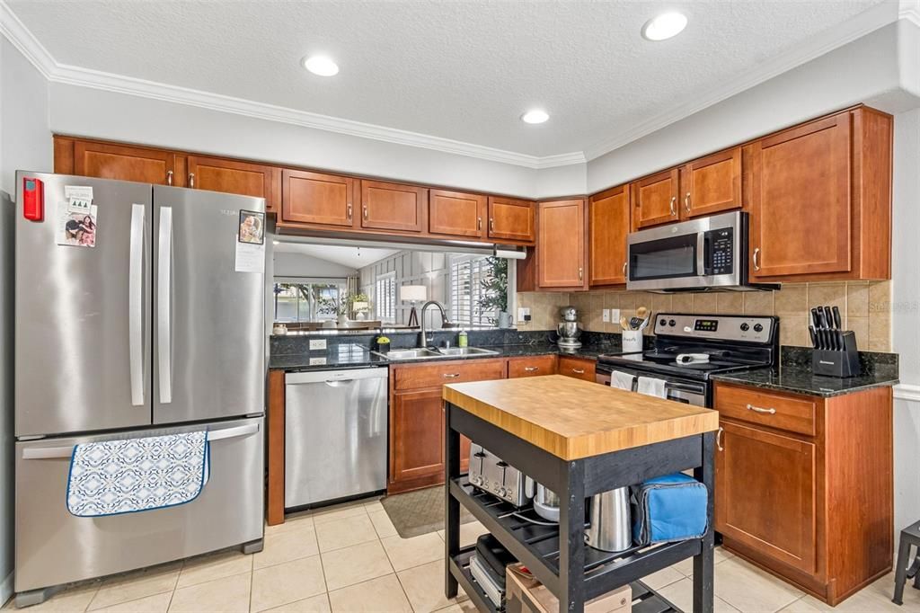 Activo con contrato: $319,900 (3 camas, 2 baños, 1726 Pies cuadrados)