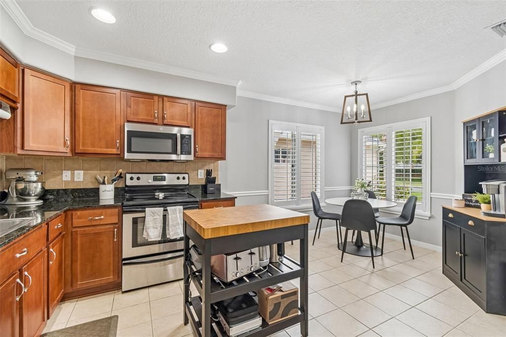 Activo con contrato: $319,900 (3 camas, 2 baños, 1726 Pies cuadrados)