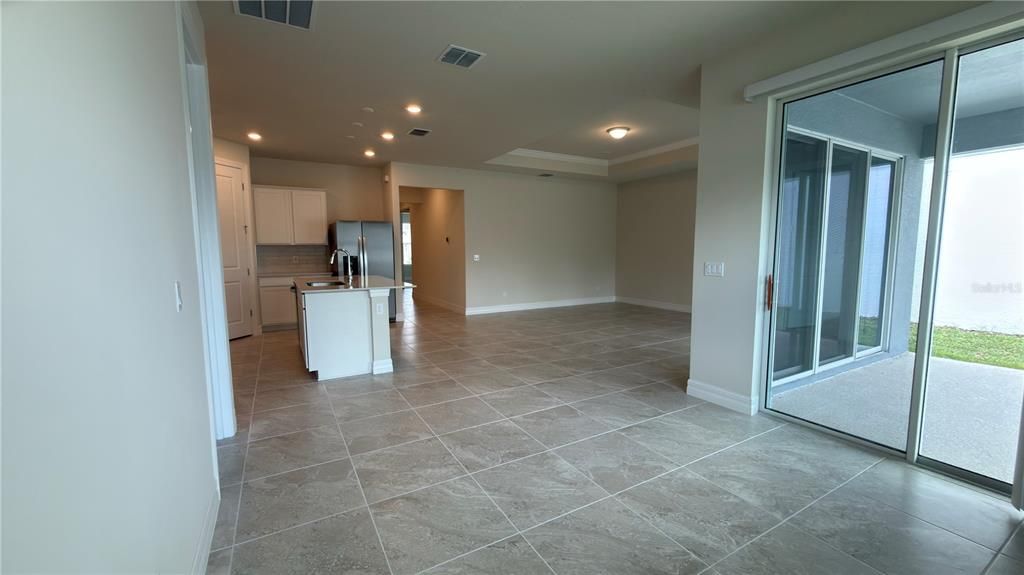 Active With Contract: $2,300 (3 beds, 2 baths, 1662 Square Feet)