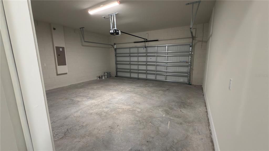 Active With Contract: $2,300 (3 beds, 2 baths, 1662 Square Feet)