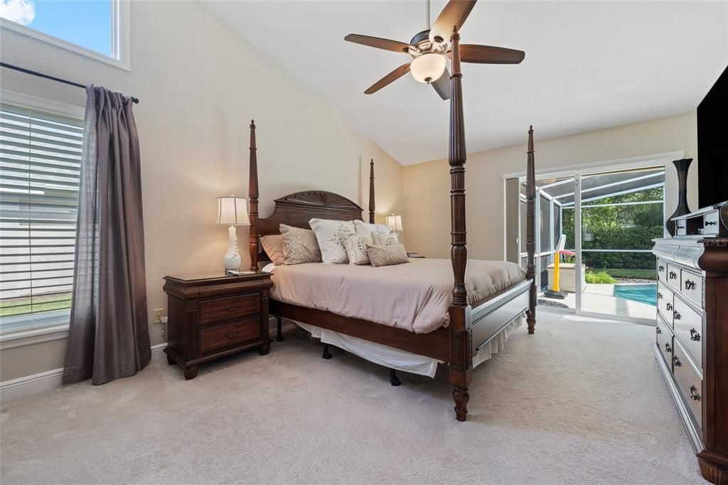 Activo con contrato: $599,999 (4 camas, 2 baños, 2226 Pies cuadrados)