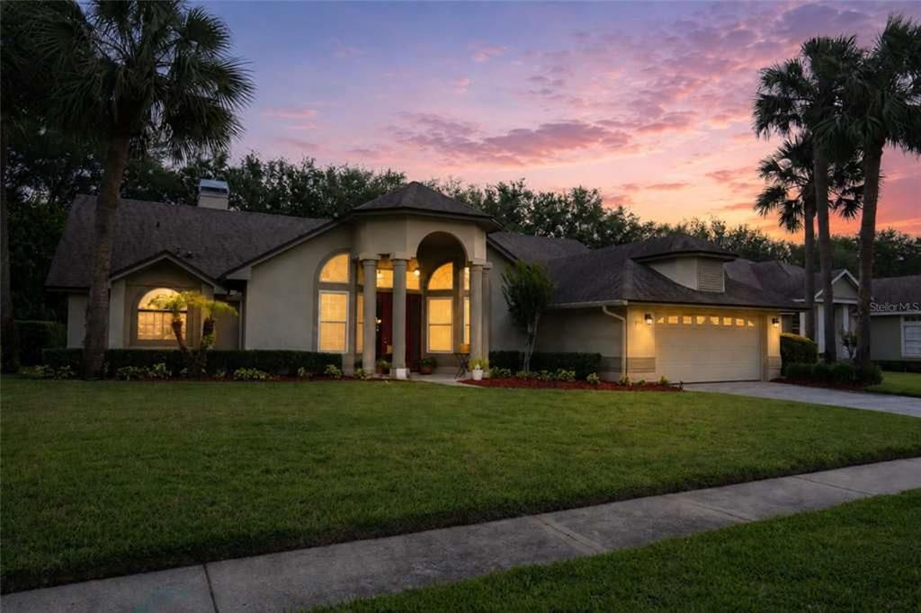 Activo con contrato: $599,999 (4 camas, 2 baños, 2226 Pies cuadrados)