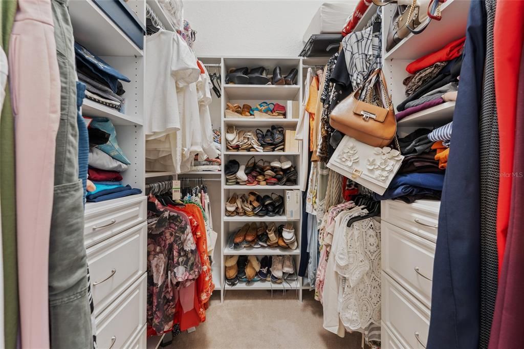Activo con contrato: $599,999 (4 camas, 2 baños, 2226 Pies cuadrados)
