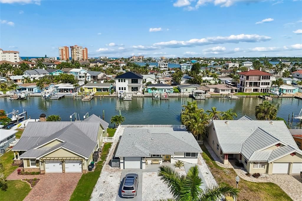На продажу: $350,000 (0.14 acres)