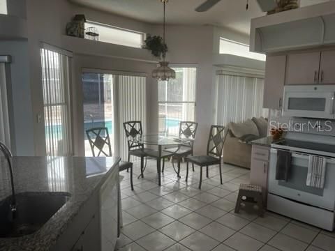 For Sale: $350,000 (5 beds, 3 baths, 2569 Square Feet)