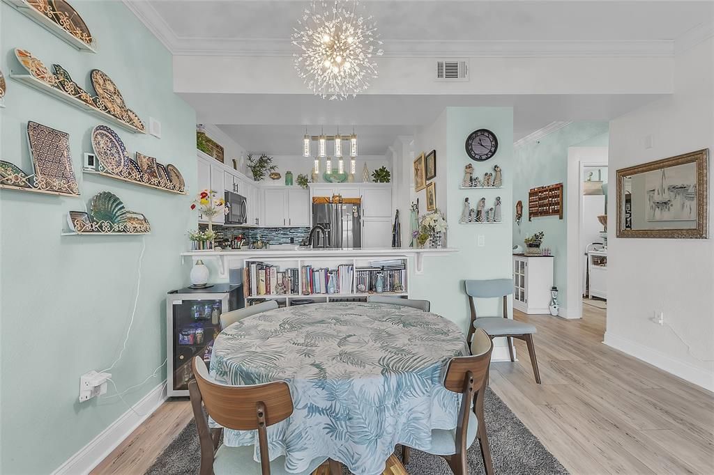 На продажу: $300,000 (2 спален, 2 ванн, 1436 Квадратных фут)