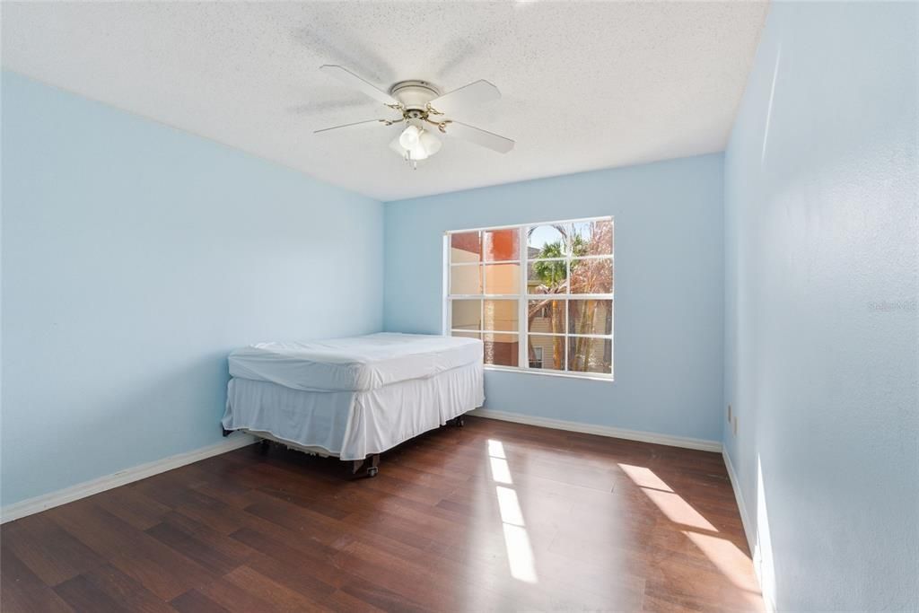 For Rent: $2,000 (3 beds, 2 baths, 1180 Square Feet)