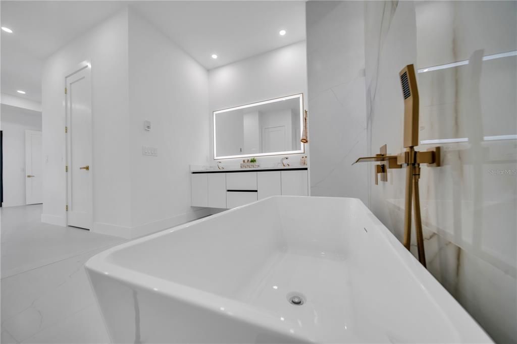 На продажу: $749,999 (4 спален, 3 ванн, 1935 Квадратных фут)