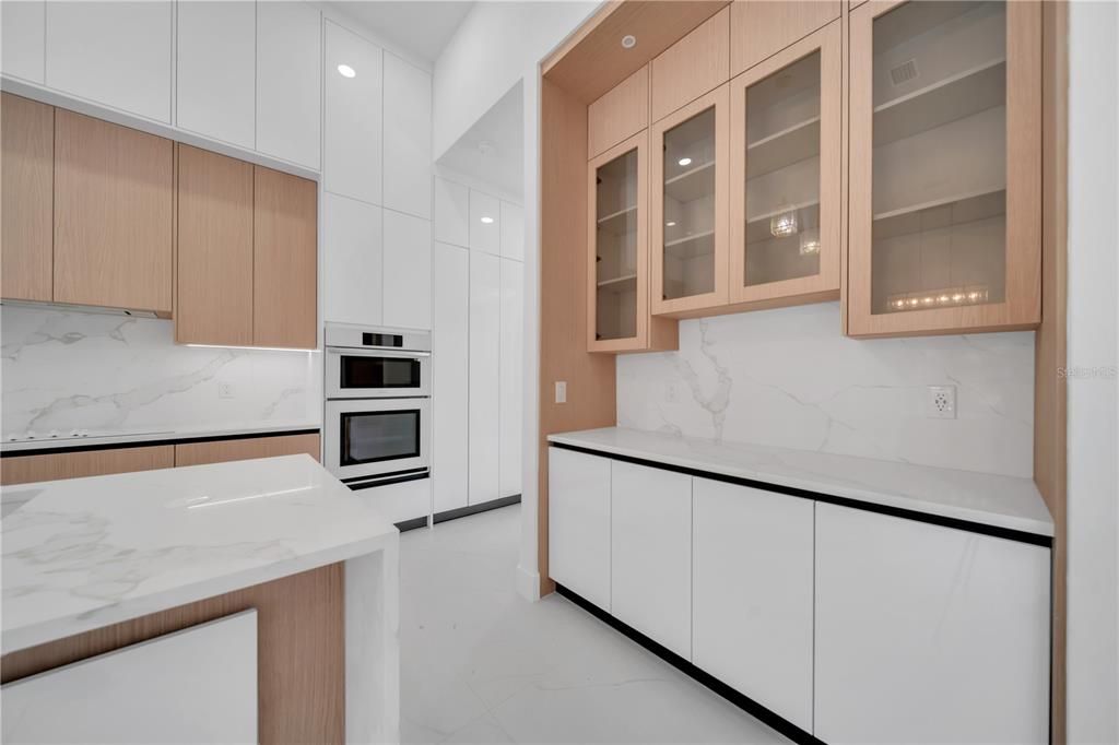 На продажу: $749,999 (4 спален, 3 ванн, 1935 Квадратных фут)