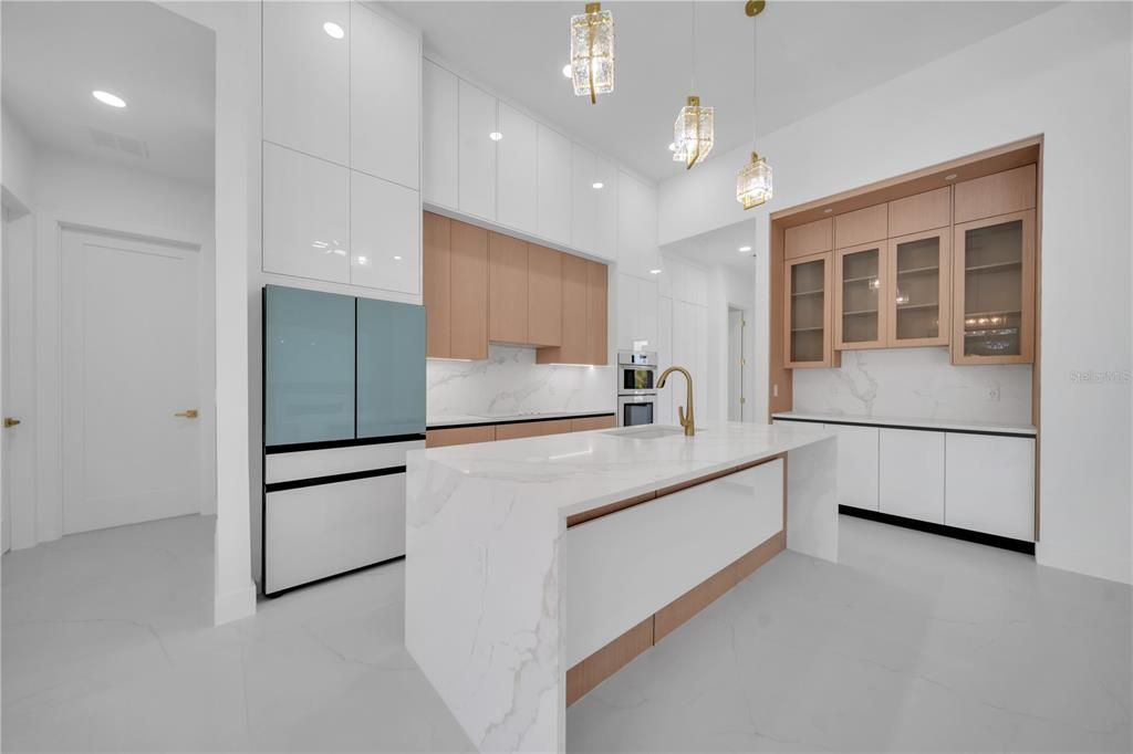 На продажу: $749,999 (4 спален, 3 ванн, 1935 Квадратных фут)