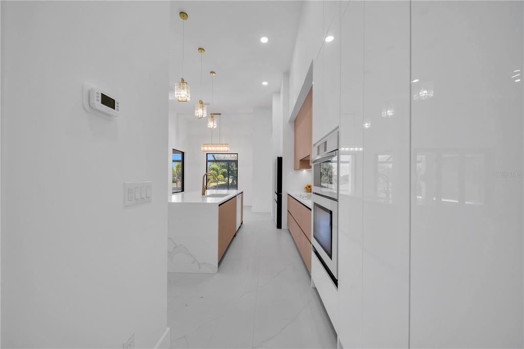 На продажу: $749,999 (4 спален, 3 ванн, 1935 Квадратных фут)