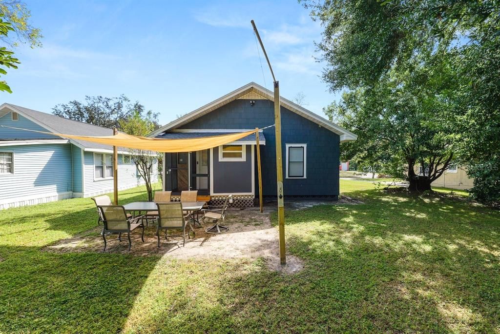 For Sale: $249,000 (2 beds, 1 baths, 1008 Square Feet)