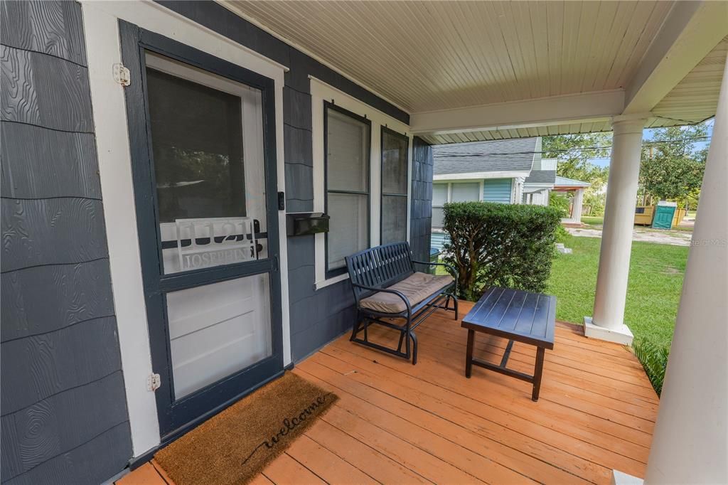 For Sale: $249,000 (2 beds, 1 baths, 1008 Square Feet)