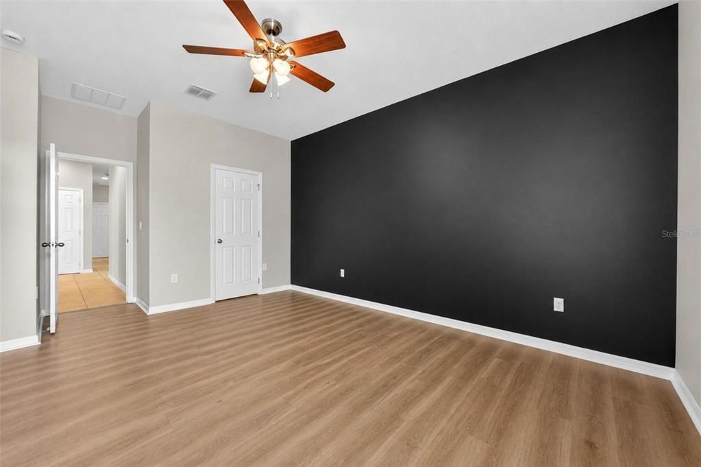 For Sale: $499,999 (3 beds, 2 baths, 1907 Square Feet)