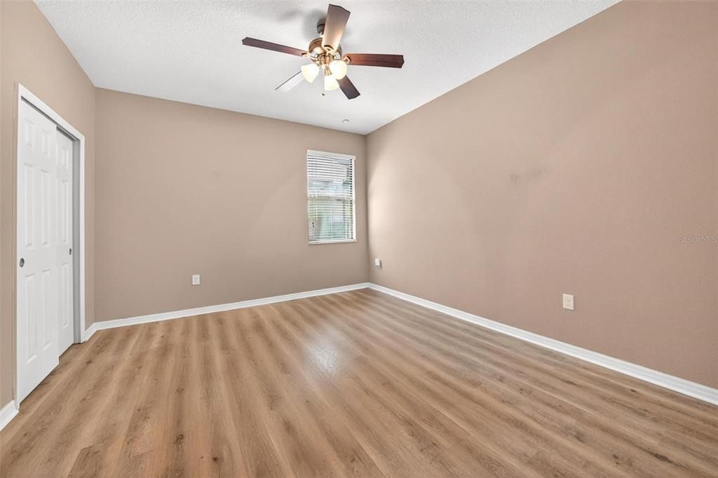 For Sale: $499,999 (3 beds, 2 baths, 1907 Square Feet)