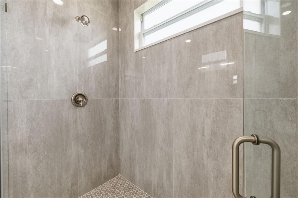 На продажу: $399,999 (4 спален, 2 ванн, 2181 Квадратных фут)