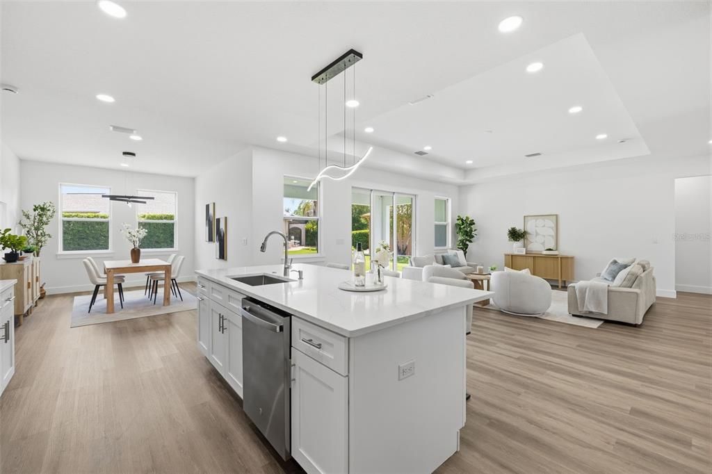 На продажу: $399,999 (4 спален, 2 ванн, 2181 Квадратных фут)