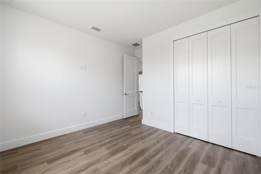На продажу: $399,999 (4 спален, 2 ванн, 2181 Квадратных фут)
