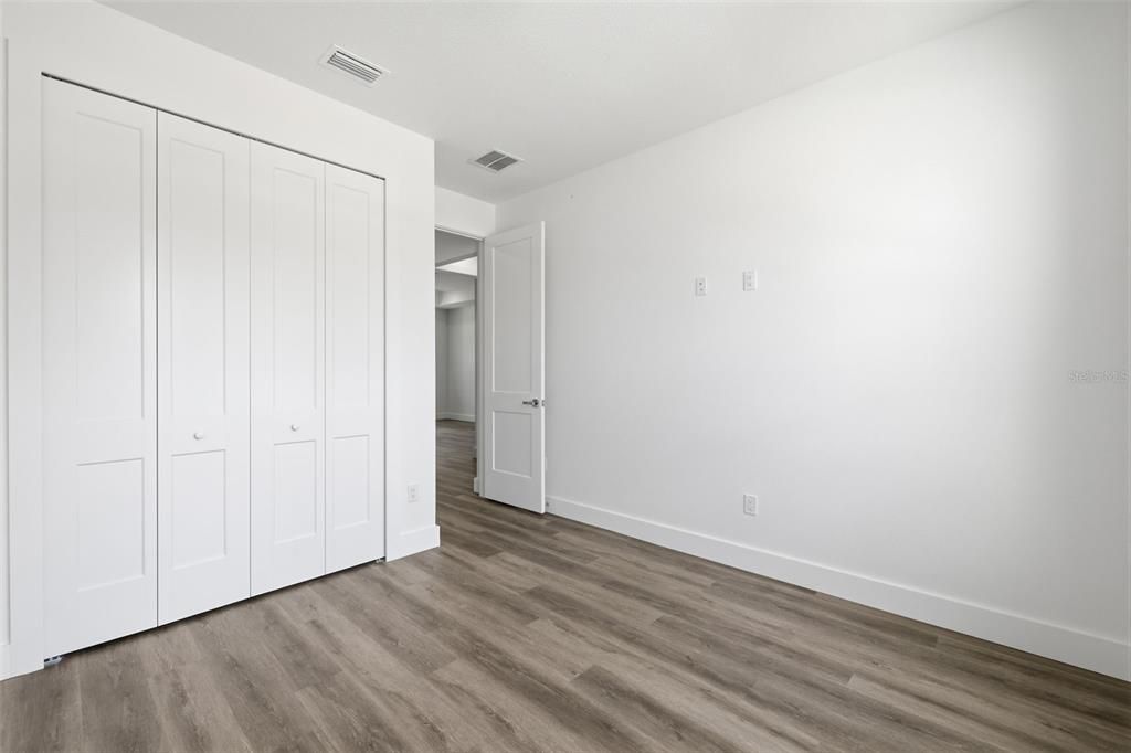 На продажу: $399,999 (4 спален, 2 ванн, 2181 Квадратных фут)