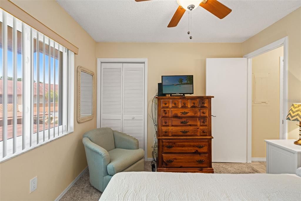 For Sale: $135,000 (2 beds, 2 baths, 1144 Square Feet)