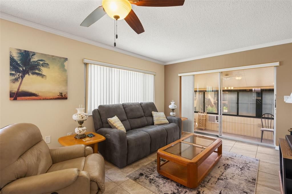 For Sale: $135,000 (2 beds, 2 baths, 1144 Square Feet)