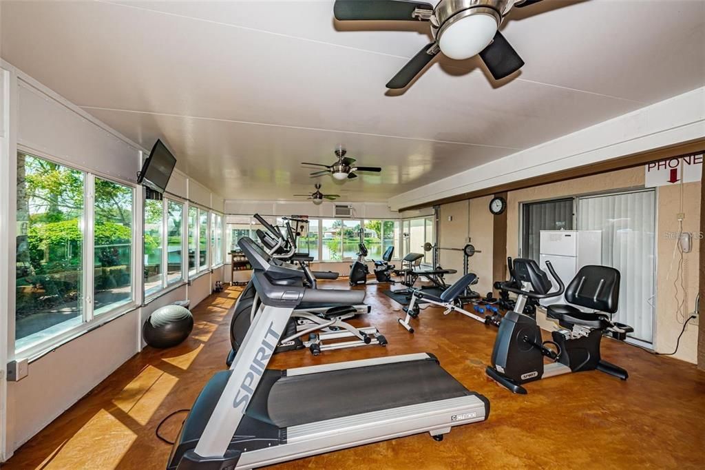 For Sale: $135,000 (2 beds, 2 baths, 1144 Square Feet)