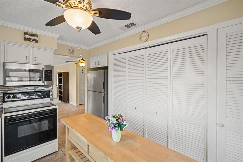 For Sale: $135,000 (2 beds, 2 baths, 1144 Square Feet)