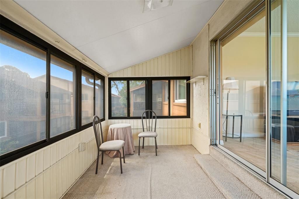 For Sale: $135,000 (2 beds, 2 baths, 1144 Square Feet)