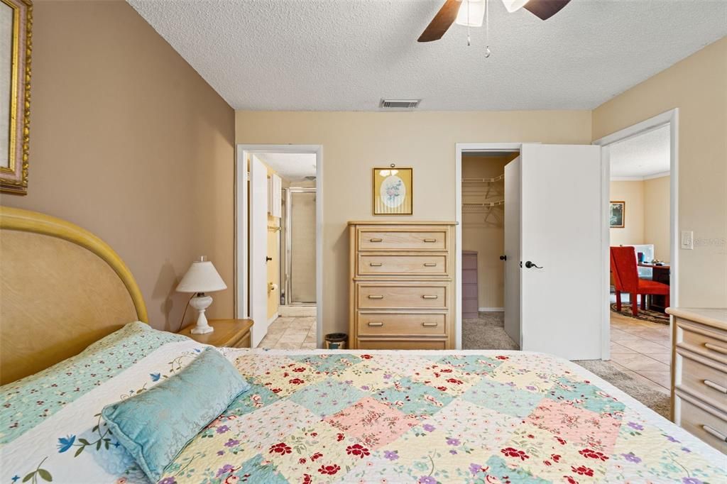 For Sale: $135,000 (2 beds, 2 baths, 1144 Square Feet)