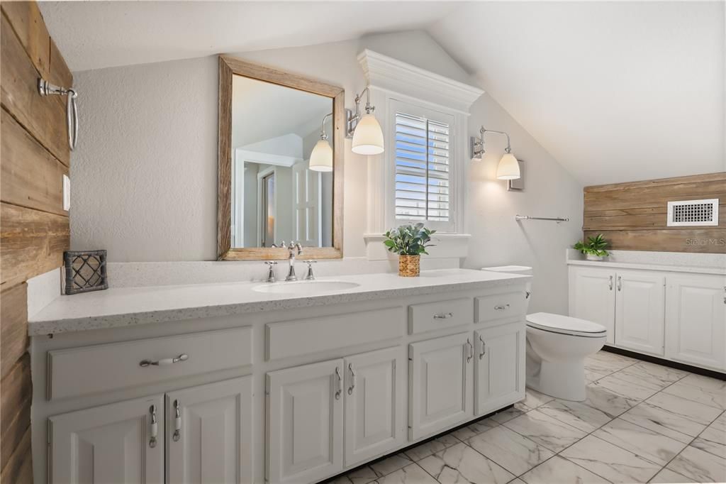 Под контрактом: $725,000 (3 спален, 3 ванн, 1835 Квадратных фут)