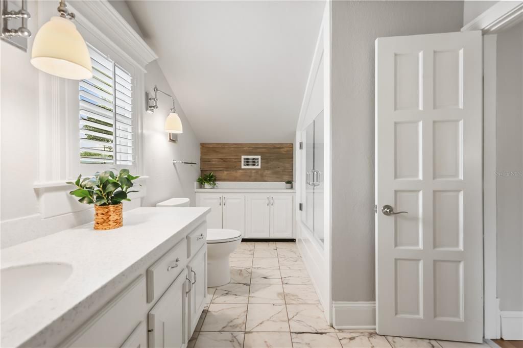 Под контрактом: $725,000 (3 спален, 3 ванн, 1835 Квадратных фут)