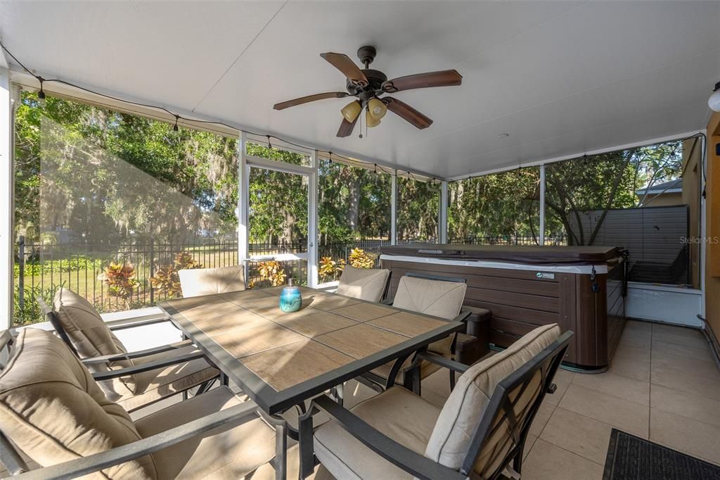 En Venta: $425,000 (5 camas, 3 baños, 2889 Pies cuadrados)