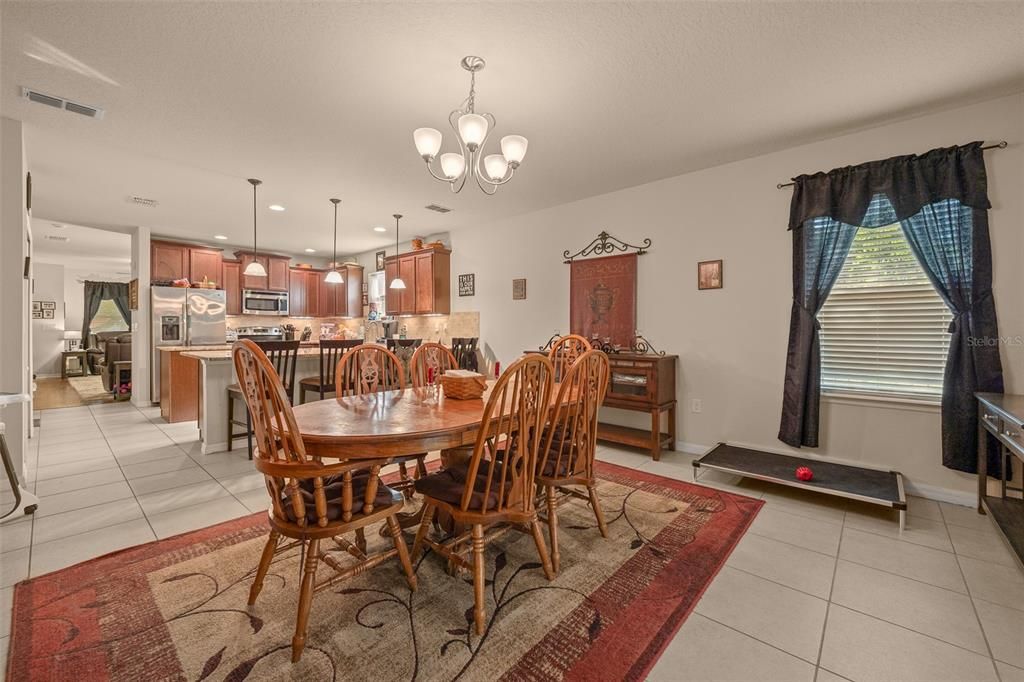 En Venta: $425,000 (5 camas, 3 baños, 2889 Pies cuadrados)
