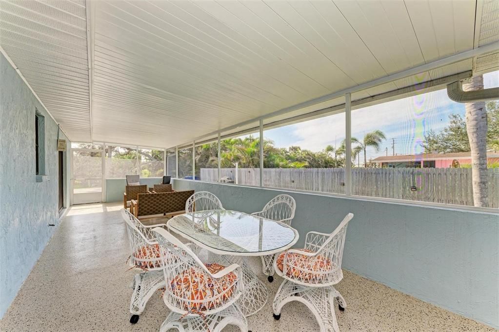 For Rent: $2,750 (3 beds, 2 baths, 1158 Square Feet)