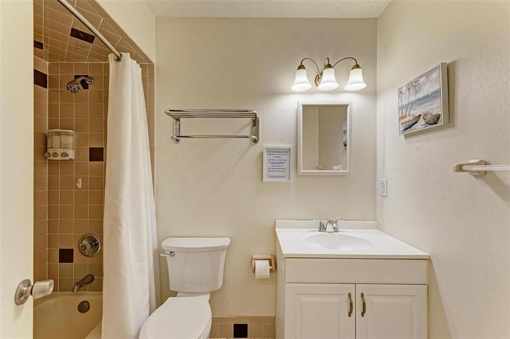 For Rent: $2,750 (3 beds, 2 baths, 1158 Square Feet)
