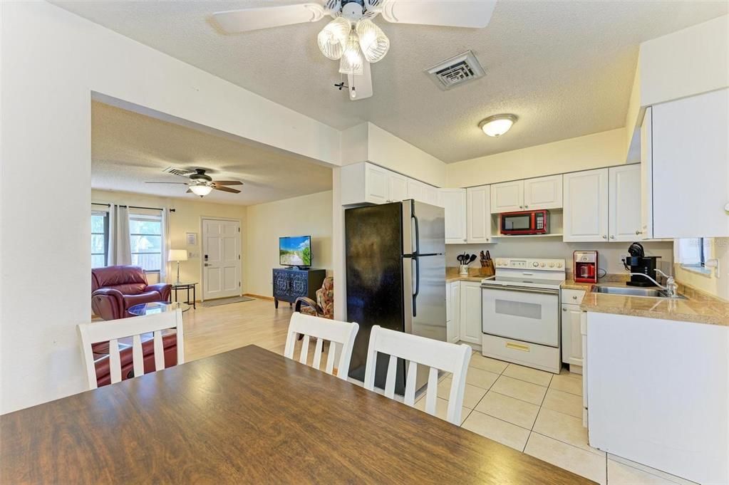 For Rent: $2,750 (3 beds, 2 baths, 1158 Square Feet)