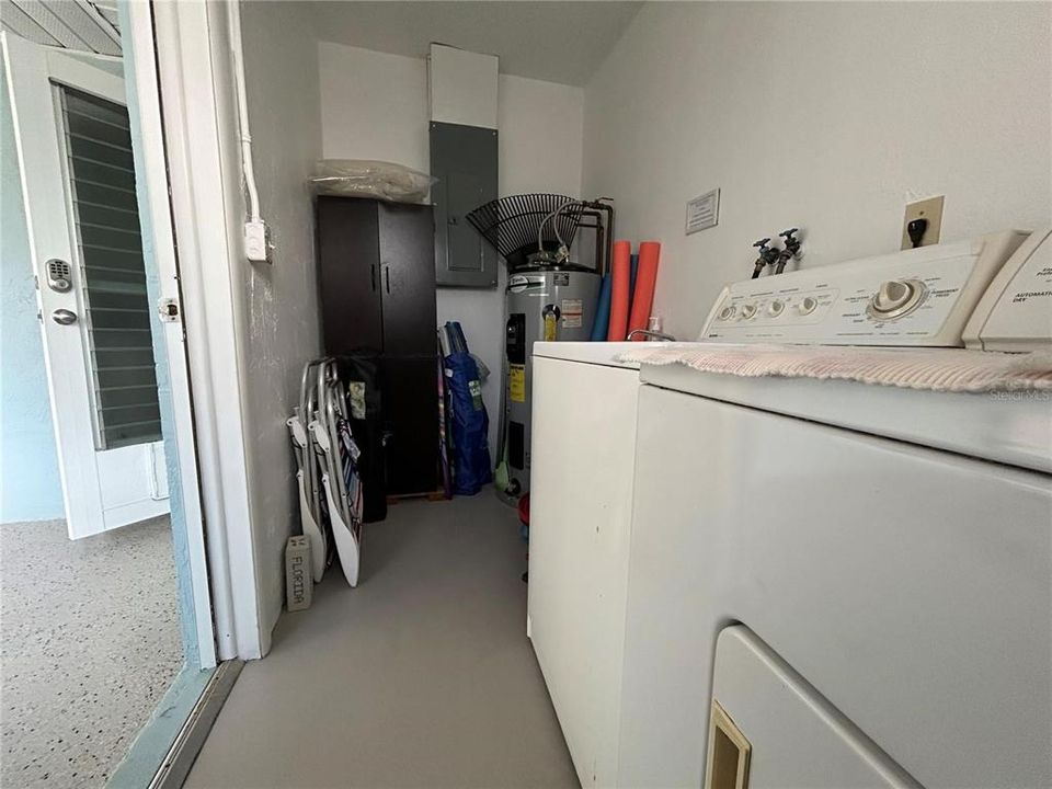 For Rent: $2,750 (3 beds, 2 baths, 1158 Square Feet)