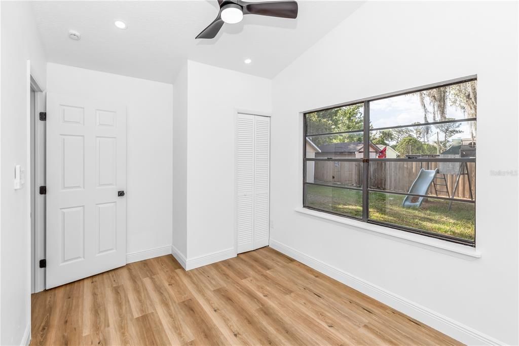 Active With Contract: $375,000 (3 beds, 2 baths, 1784 Square Feet)